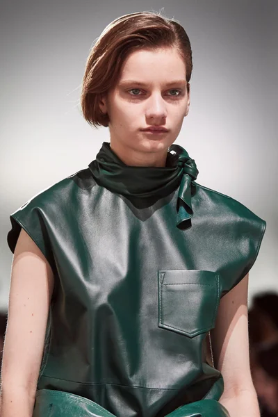 Look 38